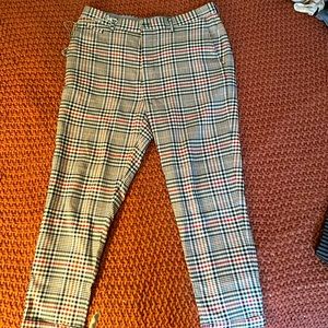 Zara 31” w relaxed fit plaid pants.